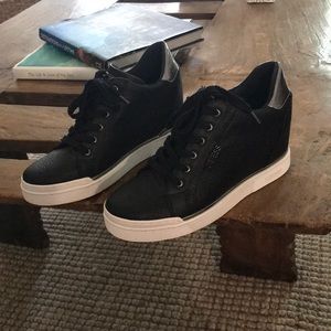Black Guess 9 1/2 wedge sneakers